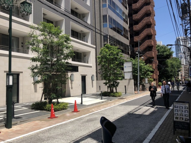 中村ビル ビル前面道路