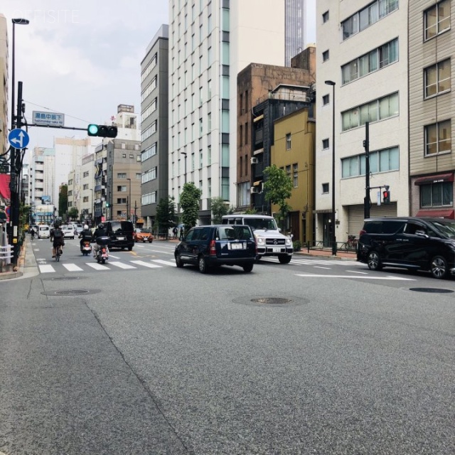 エスペランサ湯島　ビル前面道路