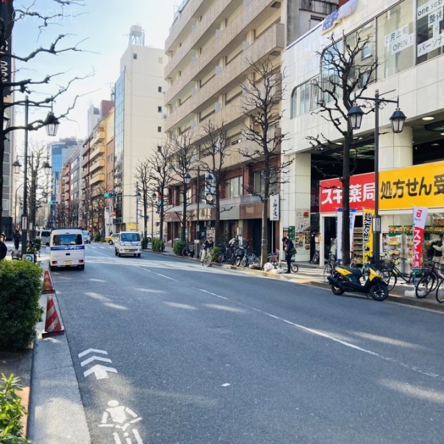 新宿内野ビルⅡ ビル前面道路