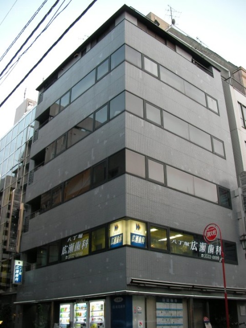 京橋白木屋ビル 1階 22.00坪　外観