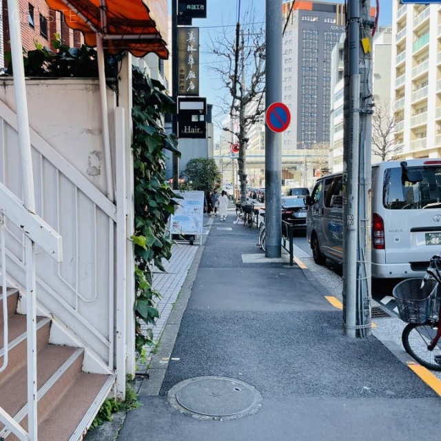 中央飯倉ビル 前面歩道