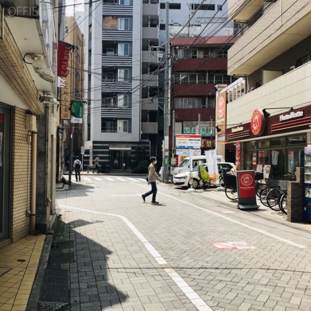 飯田屋ビル ビル前面道路