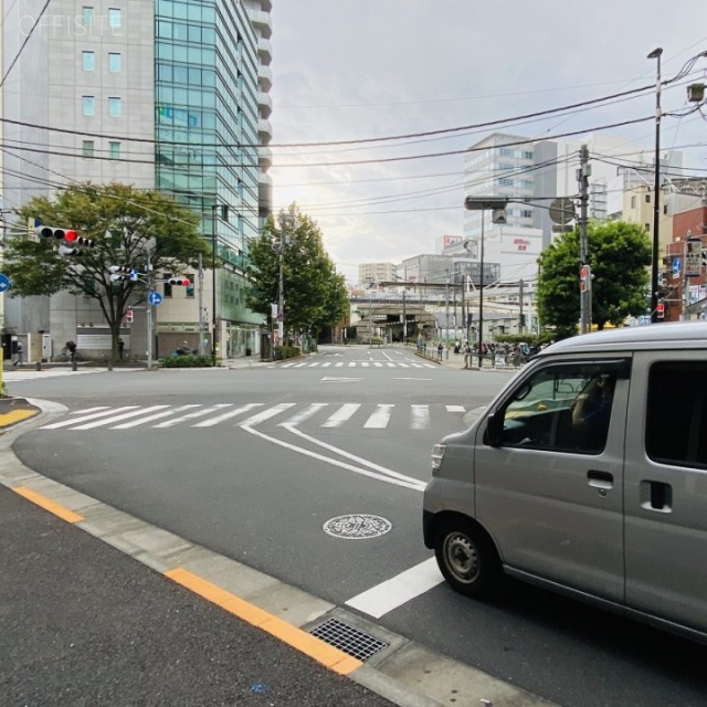 第20SYビル ビル前面道路