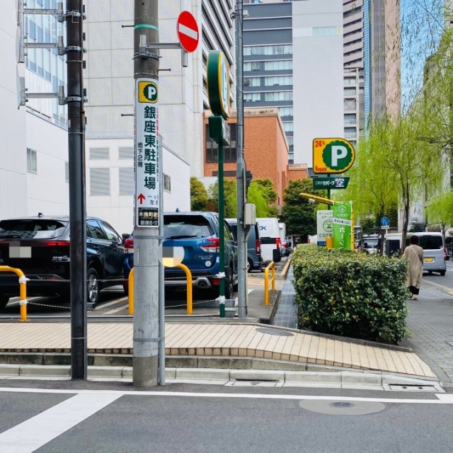 山勝ビル ビル前面道路