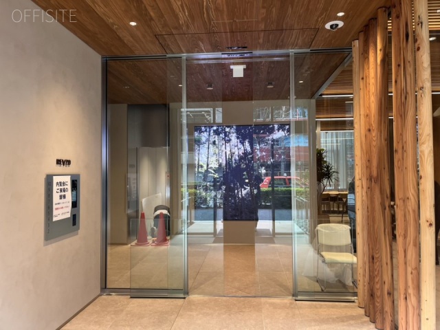 REVZO新橋 エントランス
