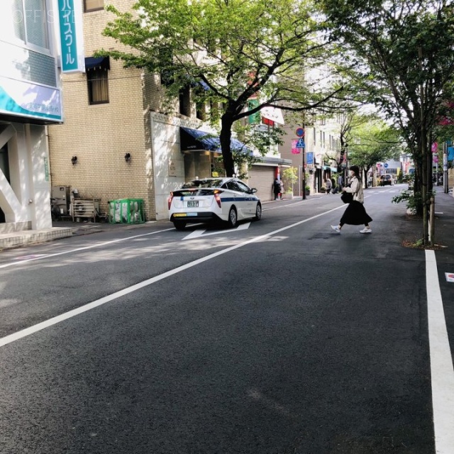 第1住野ビル 前面歩道