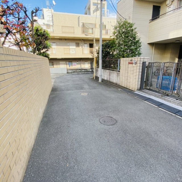 ノイハウスMY ビル前面道路