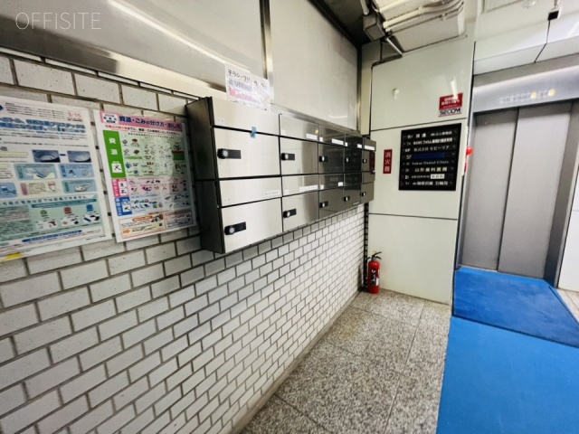 ワタナベビル　エントランス