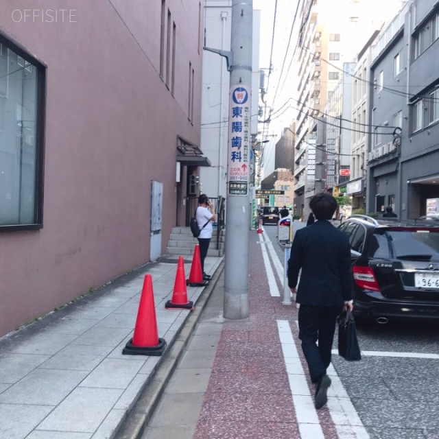 日新横山町ビル ビル全面道路