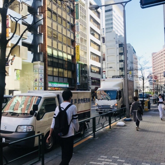 新宿EX(第113東京ビル) ビル前面道路