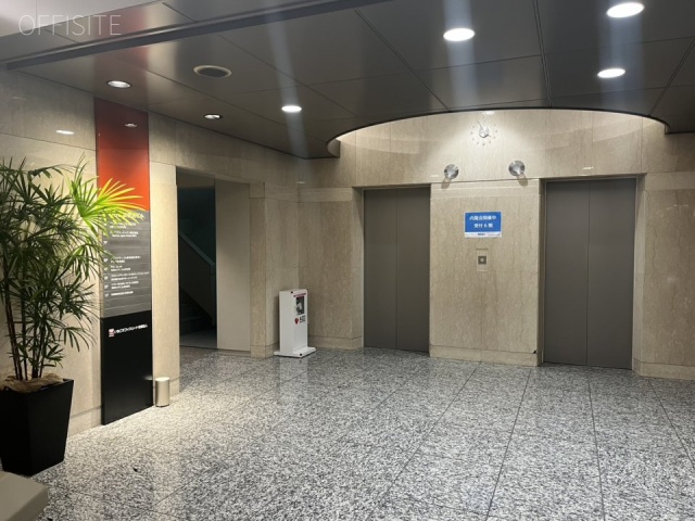 いちご新横浜ビル エントランス