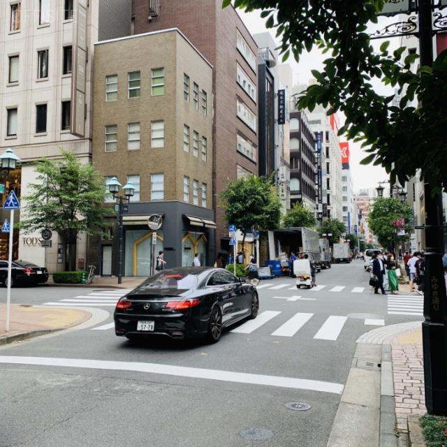 銀座風月堂 ビル前面道路