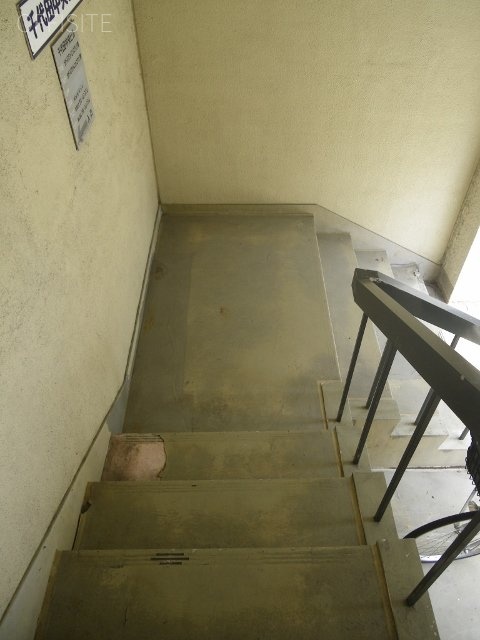 千代田中央ビル 階段