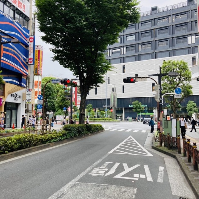 第7東動ビル ビル前面道路