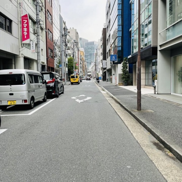 Daiwa神田美倉町ビル ビル前面道路