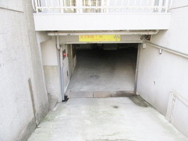 ロイヤル東麻布 駐車場