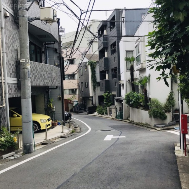 エスポワール観音坂 ビル前面道路