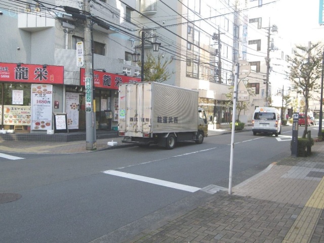 タクトホーム立川ビル ビル前面道路