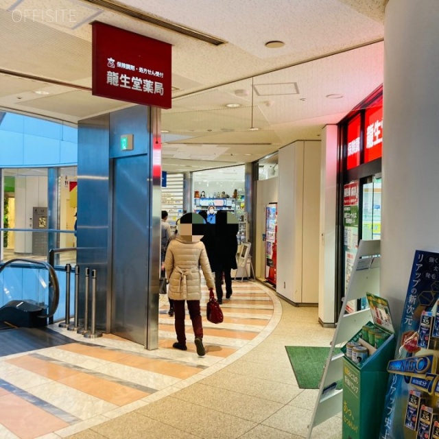 新宿アイランドアトリウム エントランス