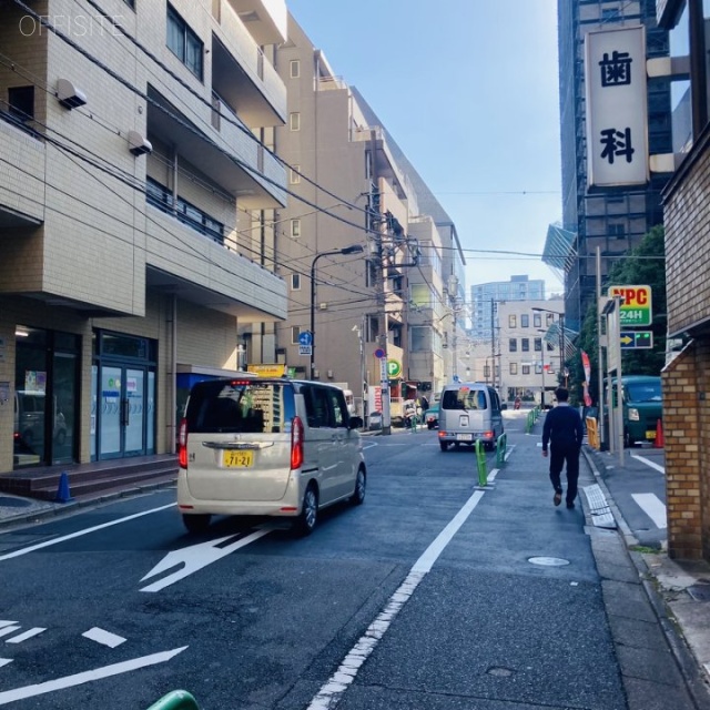 ABEビル ビル前面道路