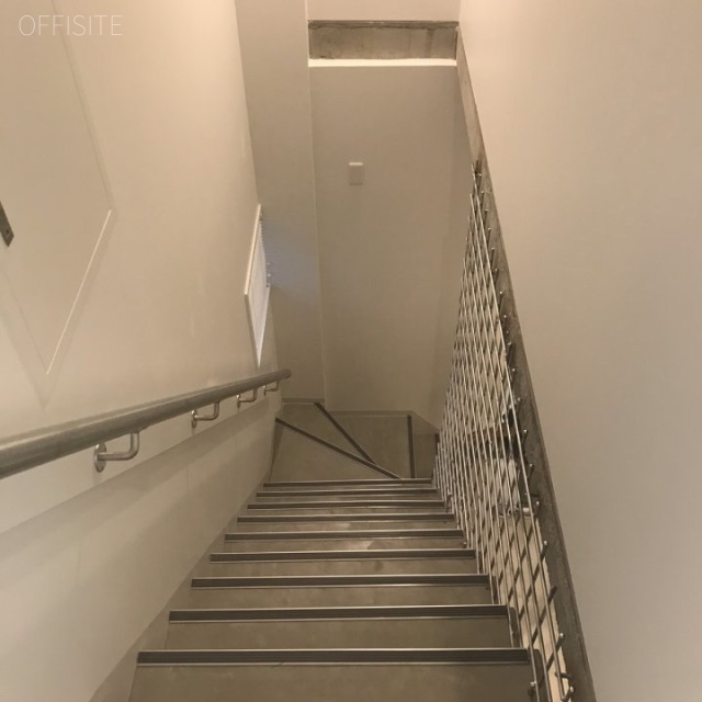 gran+ ASAKUSABASHI 階段