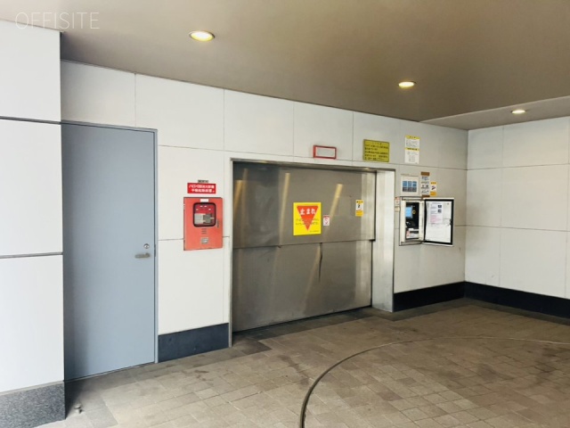 UNO(ウノ)ビル　駐車場