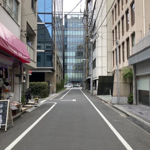 東栄ビル ビル前面道路