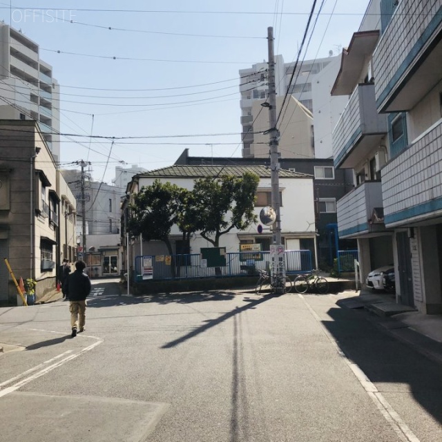 加藤ビル ビル前面道路