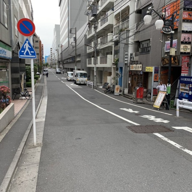 ASKビル ビル前面道路