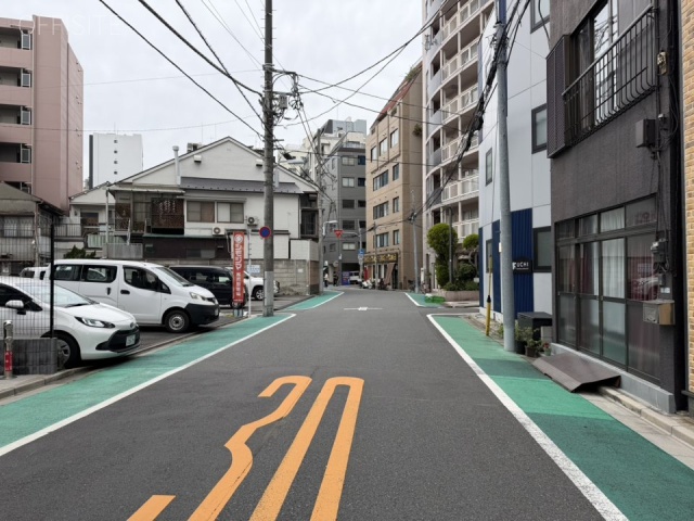秋山ビル　前面道路