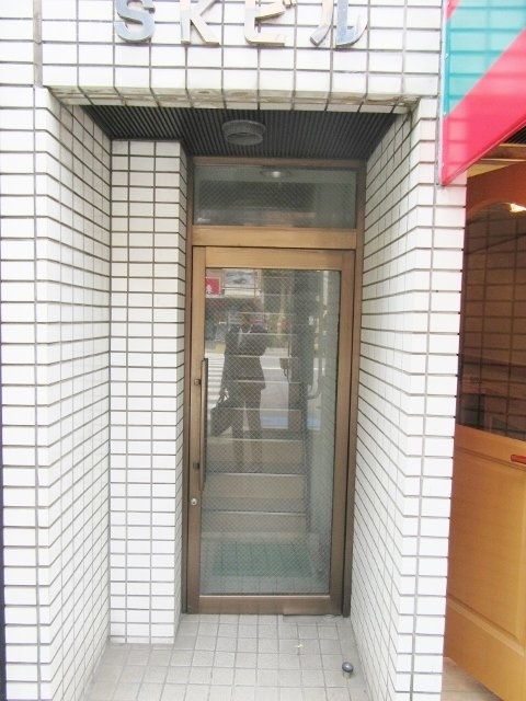 SKビル エントランス