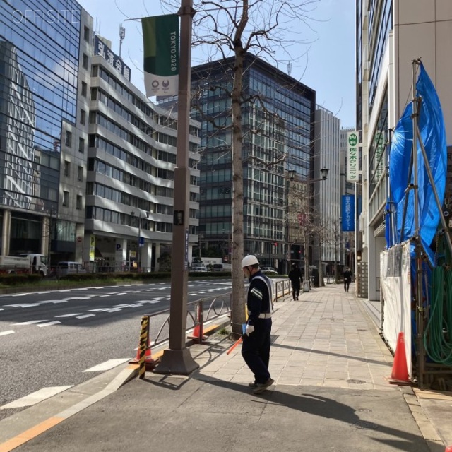 ピネックス麹町 ビル前面道路