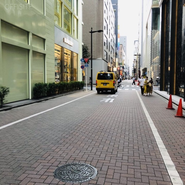 GINZA YUKIビル 前面は銀座レンガ通り