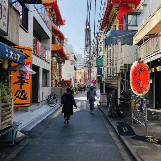 寿宝ビル ビル前面道路