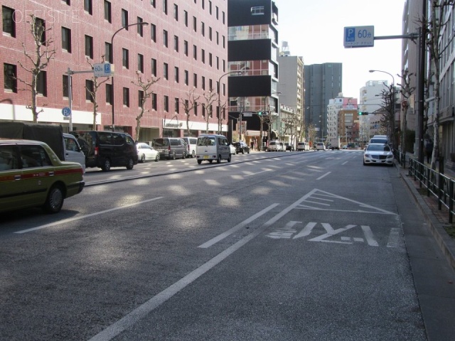ルランビル ビル前面道路