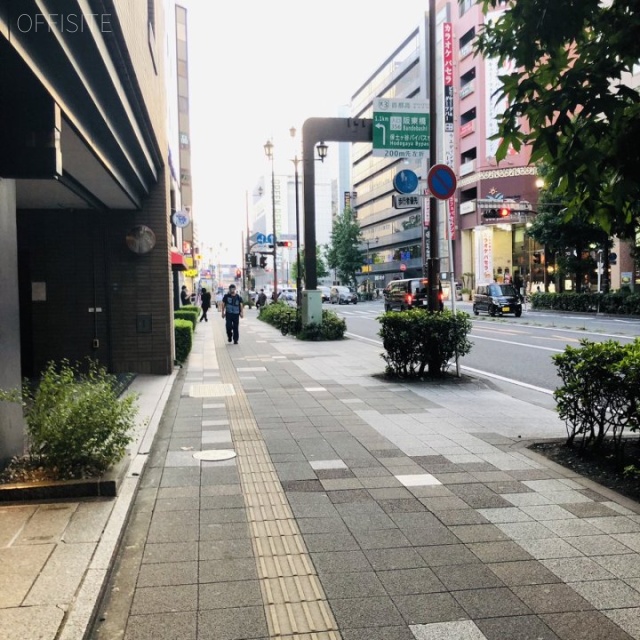 関内駅前マークビル 前面道路は鎌倉街道に面しています