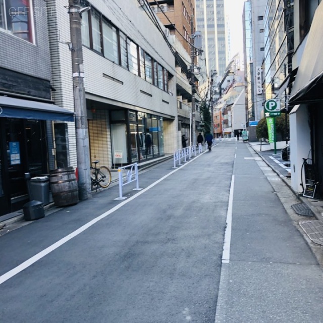 Stage Aoyama ビル前面道路
