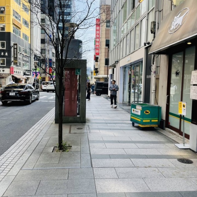 仏蘭西屋ビル ビル前面道路