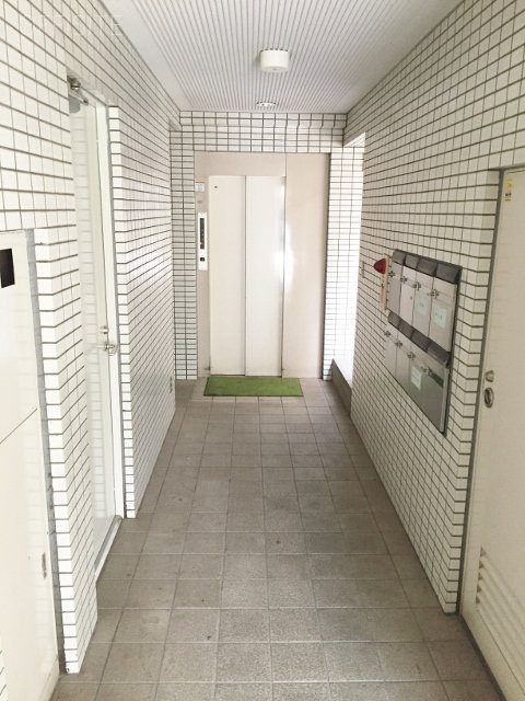 大塚ビル エントランス