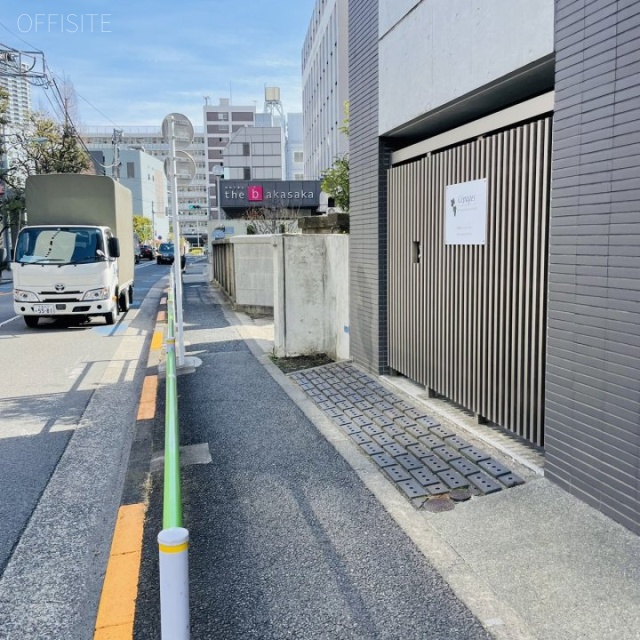 赤坂ONビルディング 前面歩道