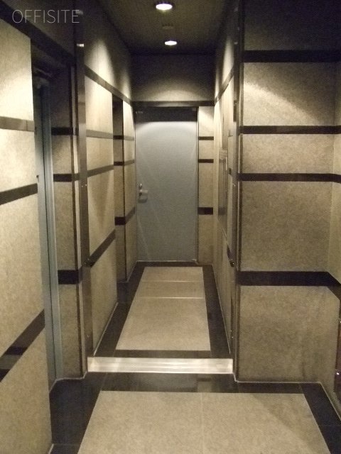 サクセス泉岳寺ビル エントランスホール