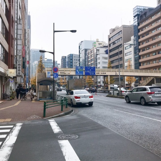 銀座スワロービル ビル前面道路