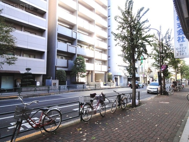 大商ビル ビル前面道路