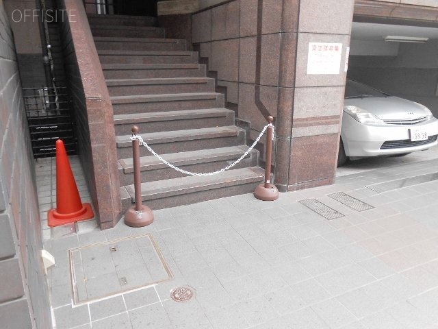 アラミドビル 画像