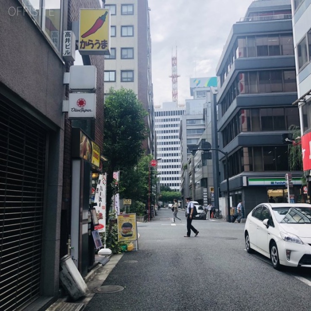 高井ビル 前面道路