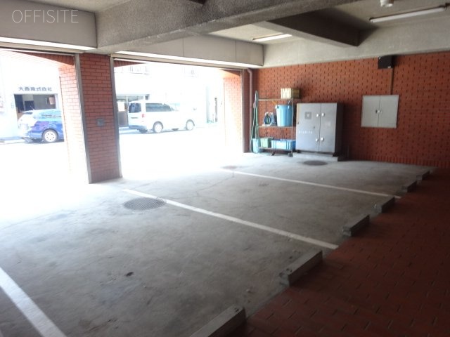 ダイユービル 駐車場