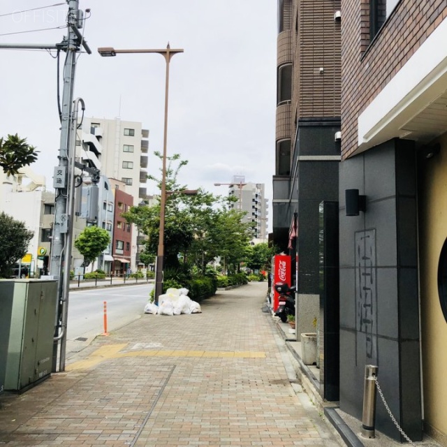 大森ビル ビル前面道路