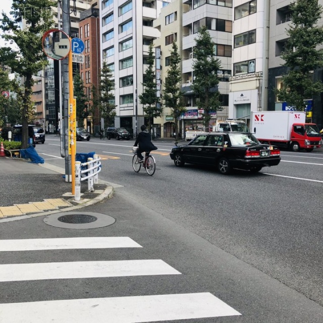 東横ビル ビル前面道路