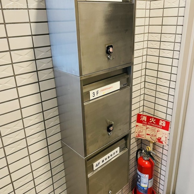 フジ御徒町ビル エントランス