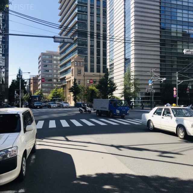 寿ビル ビル前面道路